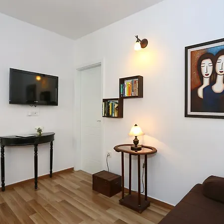 Apartment Center *